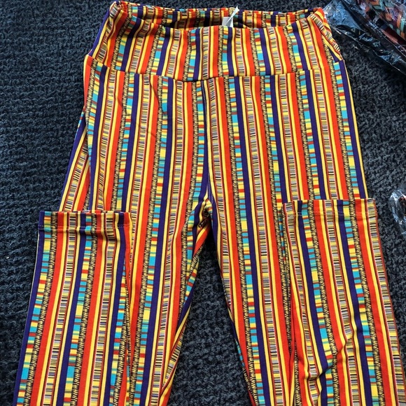 🔹 4 for $30 Lularoe OS Leggings - Picture 1 of 3